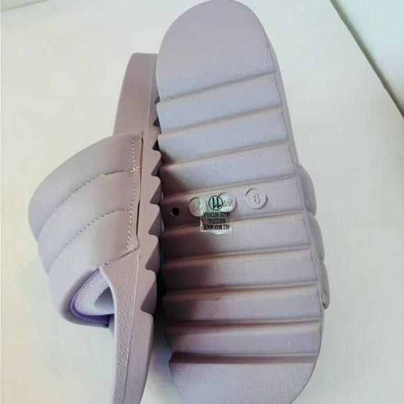 Soda Women's Lavender Slide Slippers - Picture 2 of 4